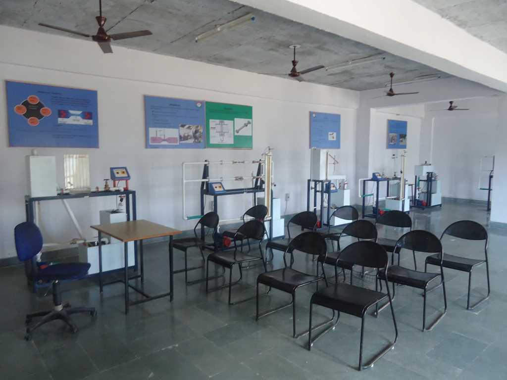Dr. K.N. Modi University Newai Laboratory photo 3